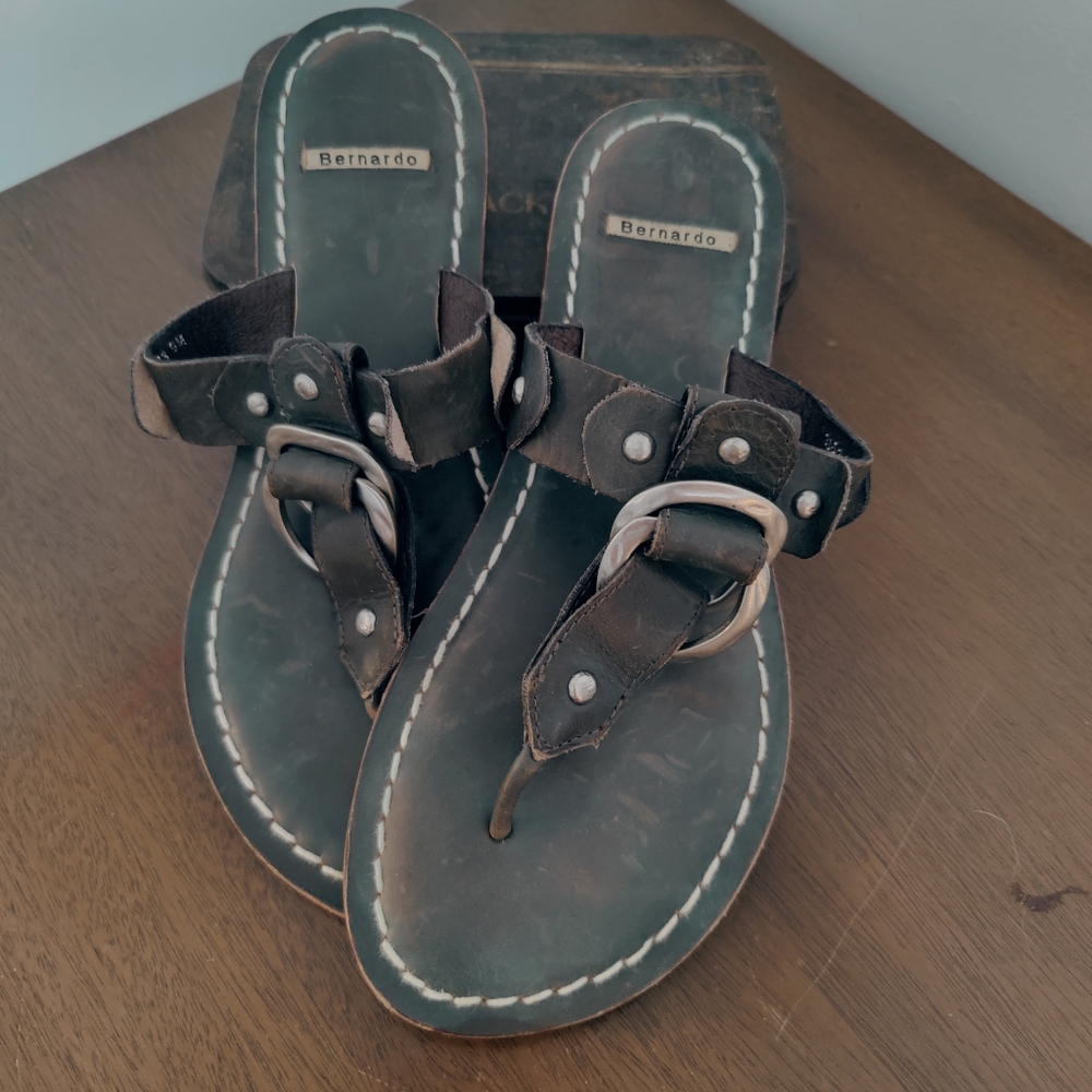 Bernardo Brown Leather Ring-Accent Thong Sandals - Picture 2 of 7